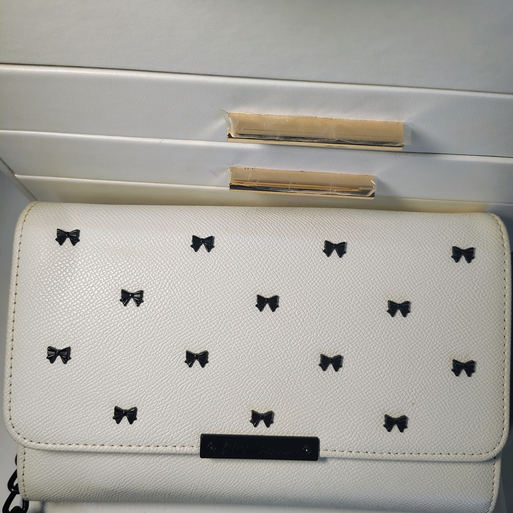 Betsey Johnson Ivory Crossbody Bag with Black Bow Accents - Picture 9 of 11